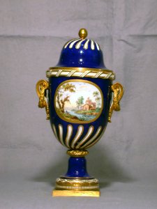 Sèvres Porcelain Manufactory - One of a Pair of Vases (Vase à feuilles de laurier) - Walters 48625 - Back
