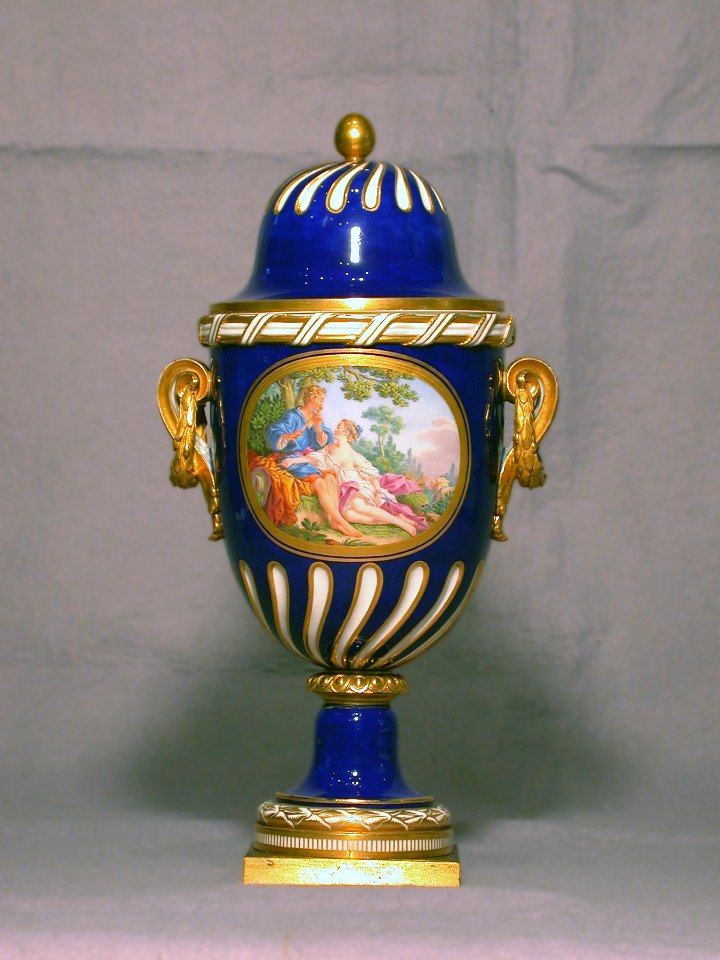 Sèvres Porcelain Manufactory - One of a Pair of Vases (Vase à feuilles de laurier) - Walters 48625