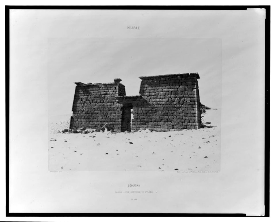 Séboûah - temple - vue générale du pylône - Félix Teynard phot. LCCN2001695378