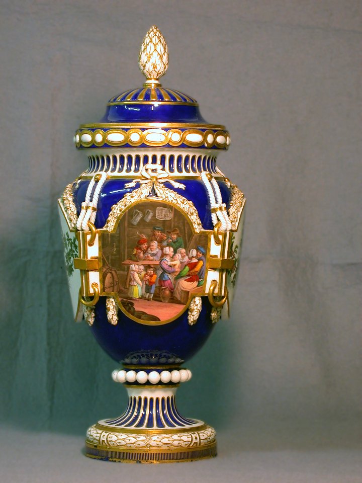 Sèvres Porcelain Manufactory - Vase with Cover - Walters 48573