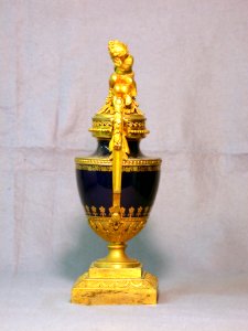 Sèvres Porcelain Manufactory - Urn with Ormolu Mounts and Two Putti - Walters 481843 - Right Side