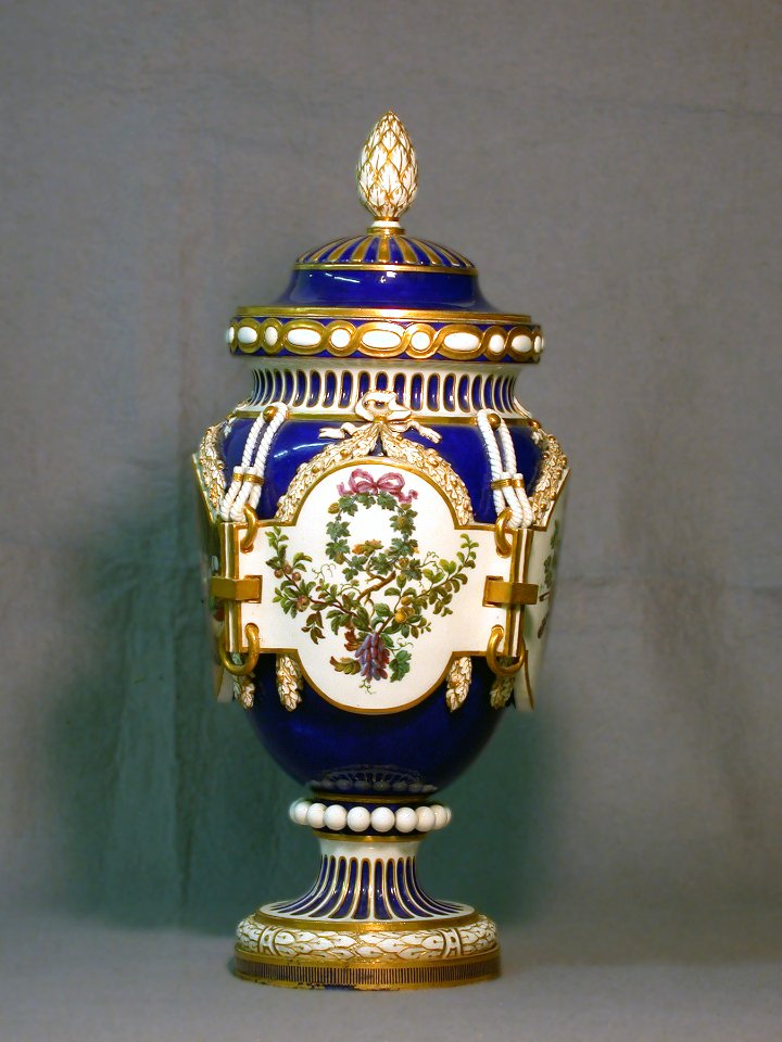Sèvres Porcelain Manufactory - Vase with Cover - Walters 48573 - View B