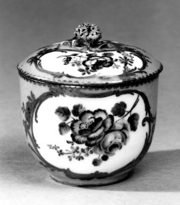 Sèvres Porcelain Manufactory - Sugar Bowl (Pot à sucre Hébert) - Walters 48588