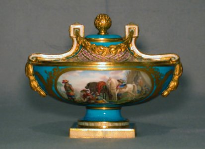 Sèvres Porcelain Manufactory - Vase cassolette Bachelier - Walters 48564