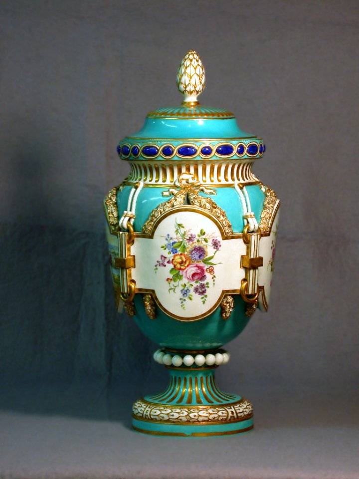 Sèvres Porcelain Manufactory - Vase with Cover - Walters 48572 - View B