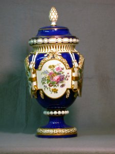 Sèvres Porcelain Manufactory - Vase with Cover - Walters 48574 - View A