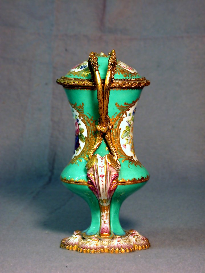 Sèvres Porcelain Manufactory - Vase with Cover - Walters 48763 - Profile