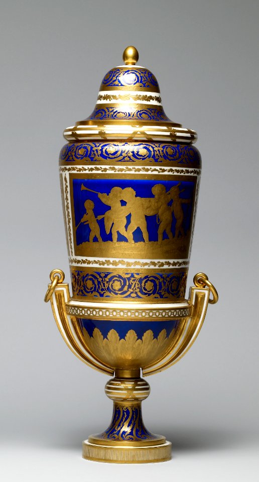 Sèvres Porcelain Manufactory - Vases chinois; vases à pied de globe - Walters 48640