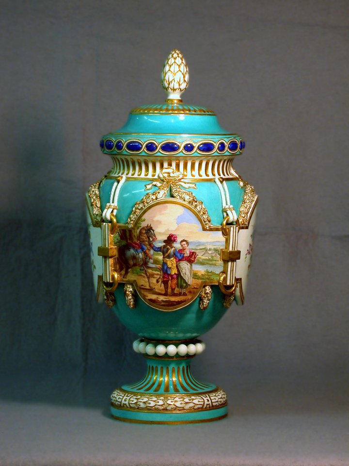 Sèvres Porcelain Manufactory - Vase with Cover - Walters 48572