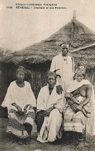 Sénégal-Traitant et ses femmes (AOF) photo