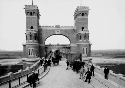 Südportal der Levensauer Hochbrücke (Kiel 44.661)