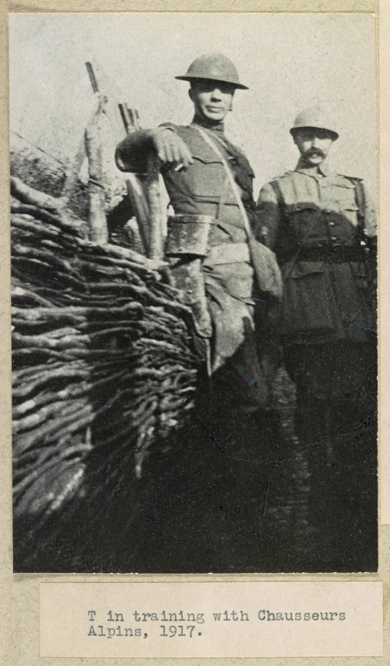 T (Theodore Roosevelt Jr.) in training with Chausseurs Alpins, 1917 LCCN2016651370