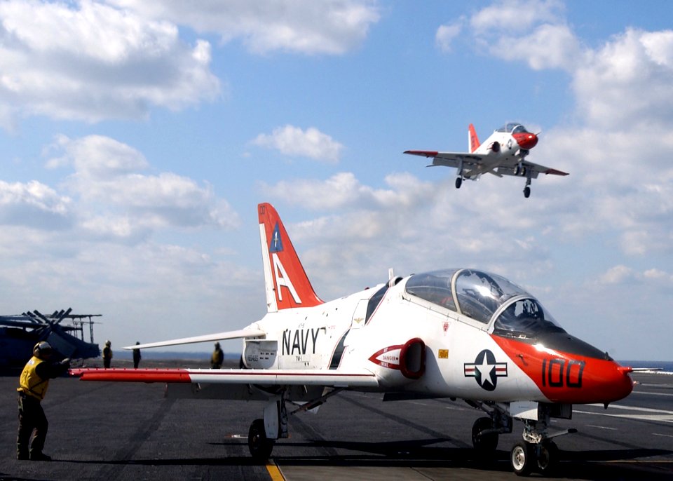 T-45 Goshawk(080309-N-7571S-005)