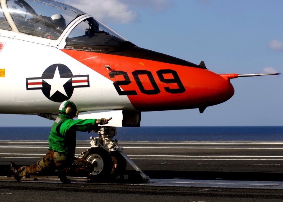T-45 Goshawk(080202-N-7241L-054)