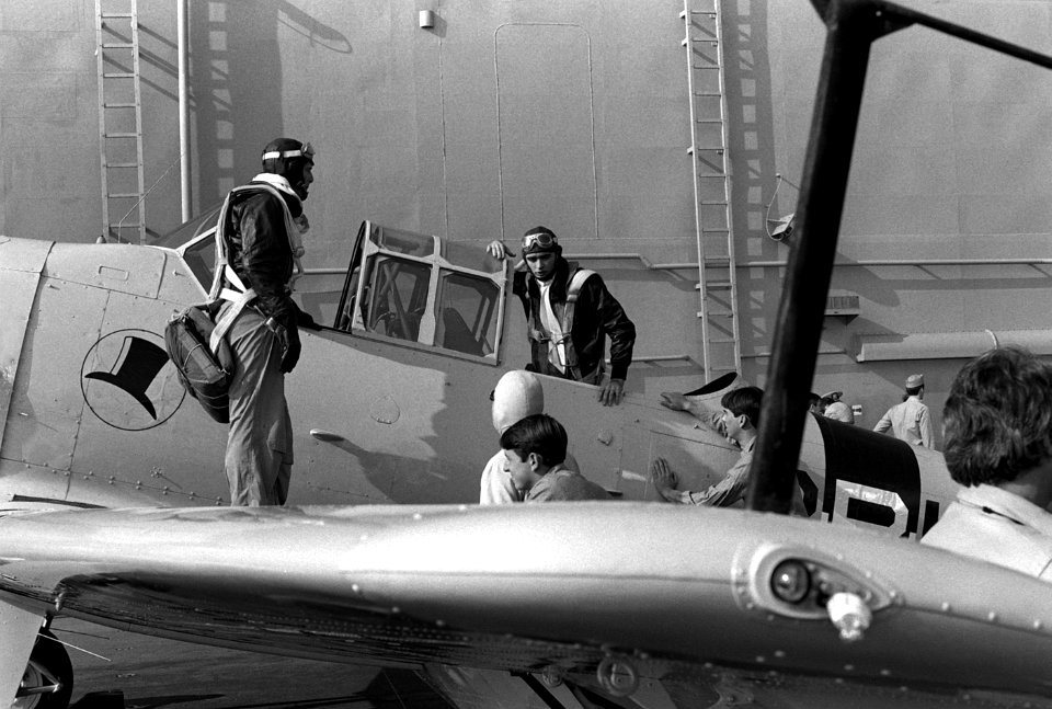 T-6 Texan aboard USS Peleliu (LHA-5) 01 for The Winds of War TV series 1981
