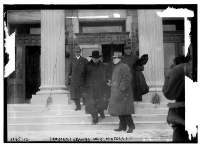 T. Roosevelt leaving court, Mineola, L.I. LCCN2014686684