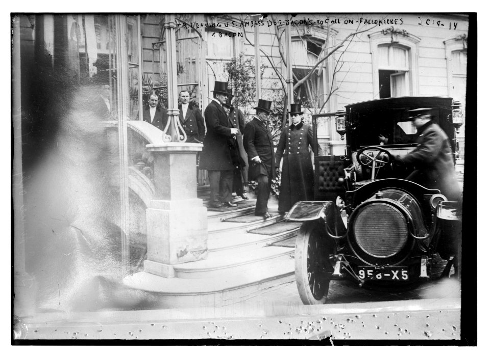 T.R. (Theodore Roosevelt) leaving U.S. Ambassador Bacon's residence to call on Fallerieres LCCN2014688048