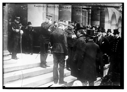 T.R. (Theodore Roosevelt) received by Gen. Dalstein at the Invalides LCCN2014688042