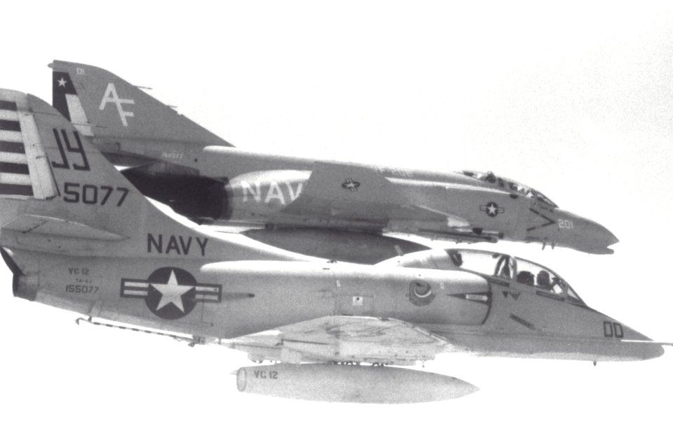 TA-4J Skyhawk F-4N Phantom 1987