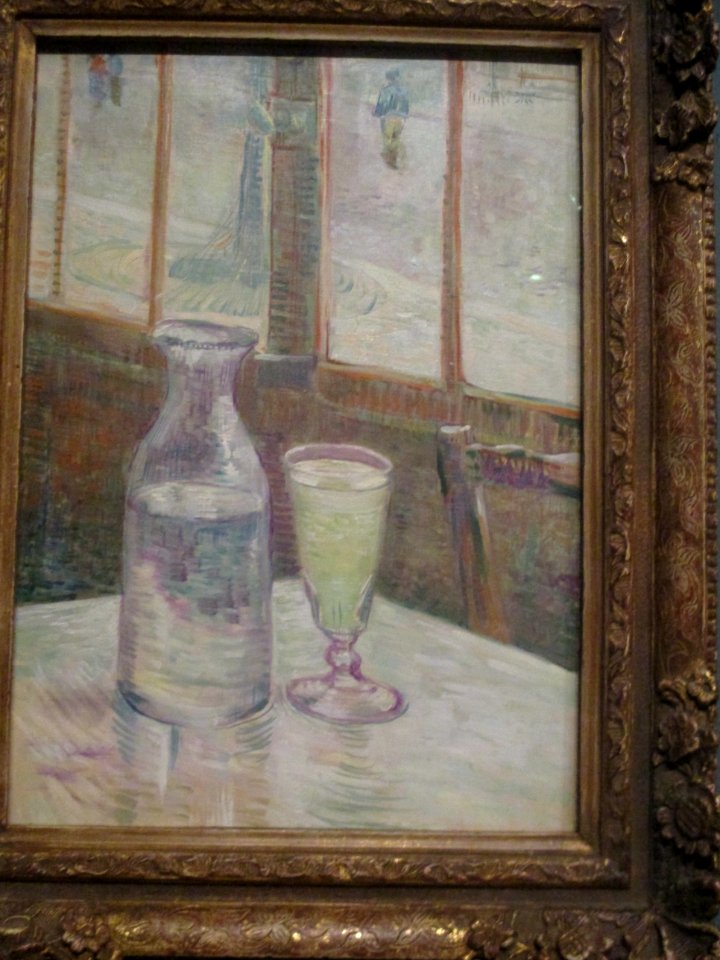 Table de café avec absinthe