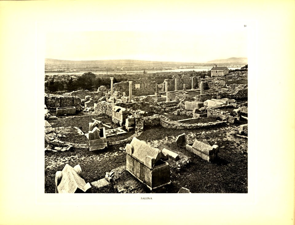 Tafel 051 Salona - Ruinenfeld der großen Basilika und des Märtyrerfriedhofs Heliografie Kowalczyk 1909