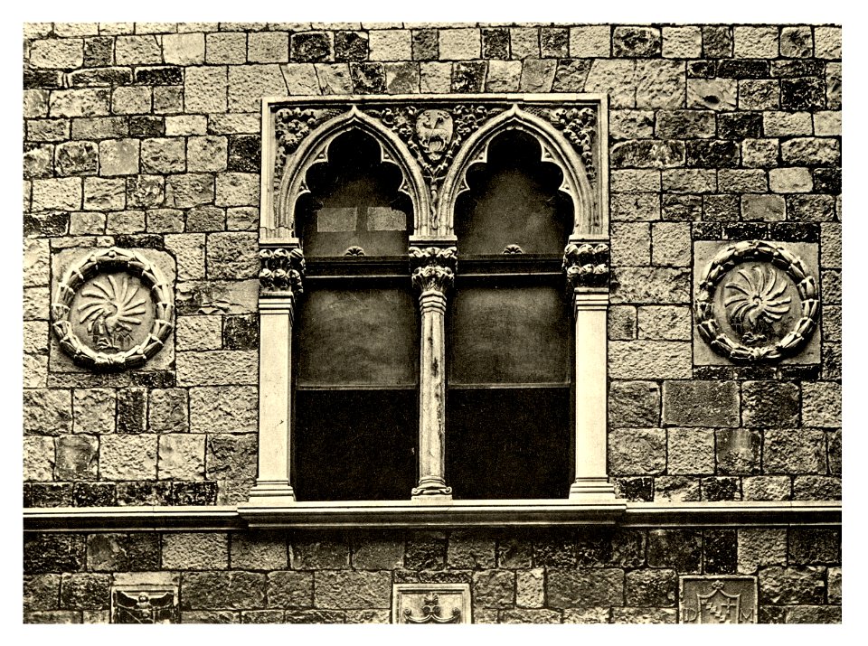 Tafel 108a Traú - Trogir - Hof im Kommunalpalast, Fenster- Heliografie Kowalczyk 1909