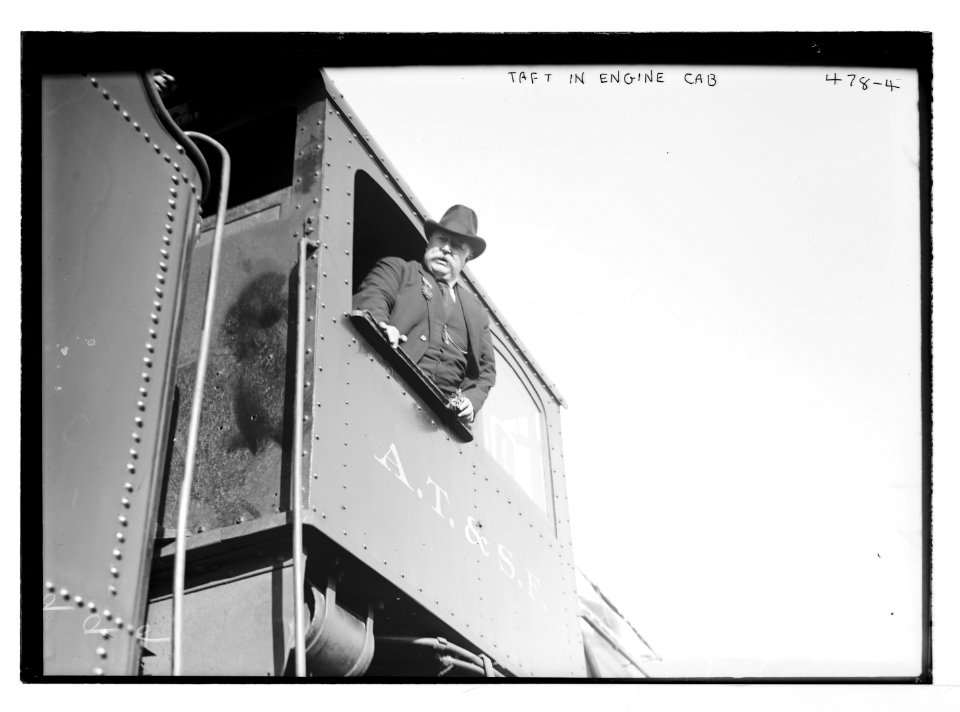 Taft in engine cab LCCN2014682243