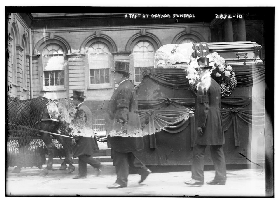 Taft at Gaynor funeral LCCN2014694284