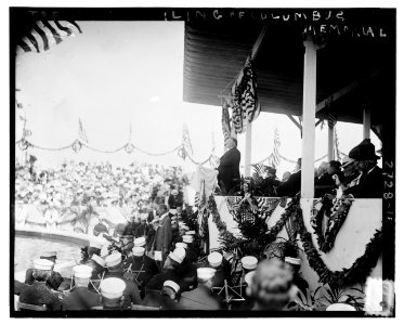 Taft at unveiling of Columbus Memorial LCCN2014693282
