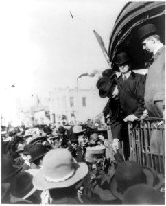 Taft in Clinton, Iowa, 6-17-1912 (Cummins in center) LCCN2018645322