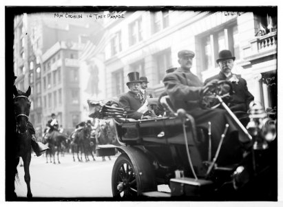 Taft Parade) Adm. Coghlan in auto LCCN2014682925