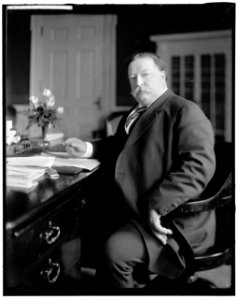 TAFT, PRESIDENT. AT DESK LCCN2016856226