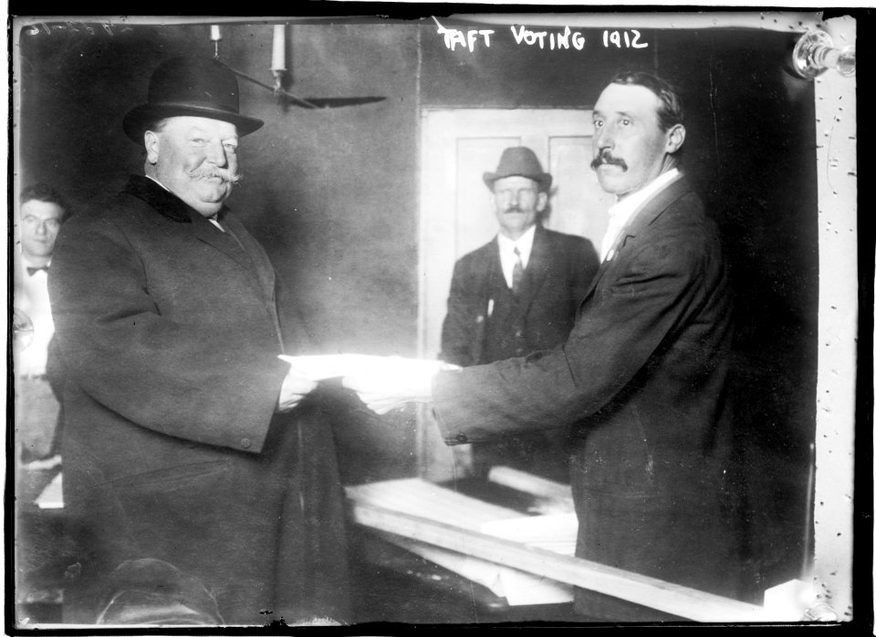 Taft voting 1912 LCCN2014690782