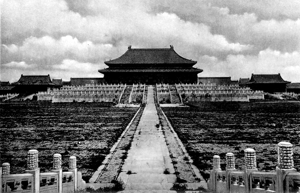 Tai-ho-tien. Grösste Audienzhalle für die Neujahrsempfänge der chinesischen Beamten 3