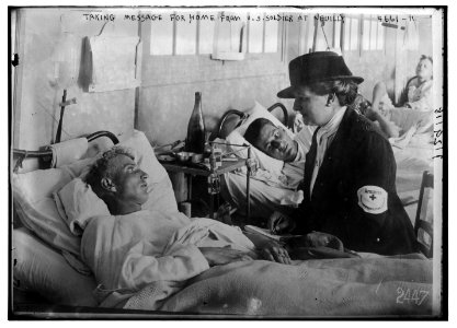 Taking message for home from U.S. soldier at Neuilly LCCN2014707454