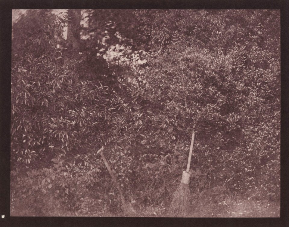 Talbot, William Henry Fox - Spaten und Besen (Zeno Fotografie)