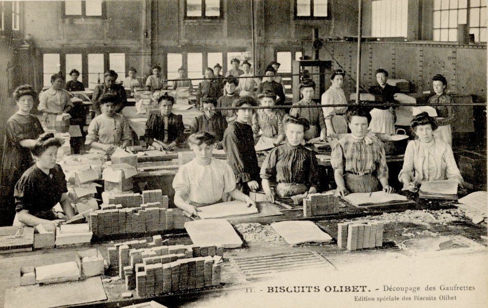 Talence - Biscuits Olibet 9 - Découpage des gaufrettes