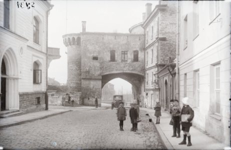 Tallinn, Pikk tänav, vaade Suure Rannavärava eesväravale, AM N05931