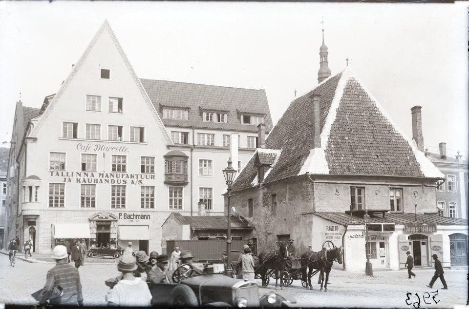 Tallinn, Raekoja plats. Vaekoda, taga Jegorovi maja, AM N05963