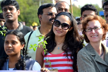 Tamil Actress Andrea Jeremiah joined U.S. Consul General Jennifer McIntyre to celebrate World Environment Day at Marina Beach on June 5, 2012
