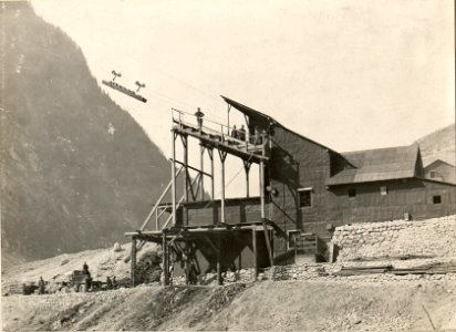 Talstation Za otoke, der Seilbahn auf Golubar Planina, aufgenommen am 21. April 1916 (BildID 15473479)