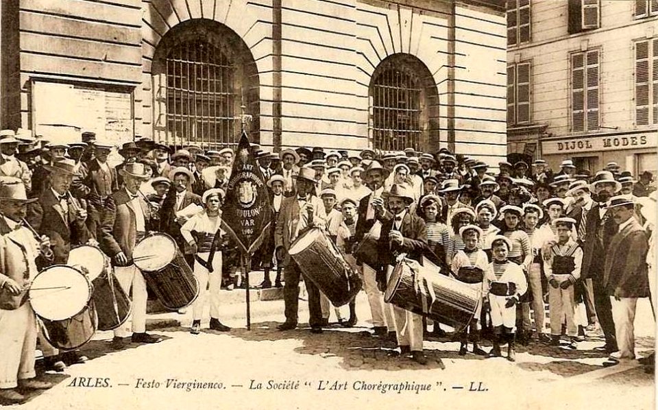 Tambourinaires Arles