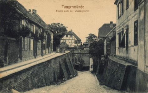 Tangermünde, Sachsen-Anhalt - Straße nach der Wasserpforte (Zeno Ansichtskarten)