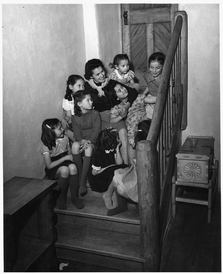 Taos County, New Mexico. Children enjoy supervised play in afternoons at Harwood Foundation. Story . . . - NARA - 521964