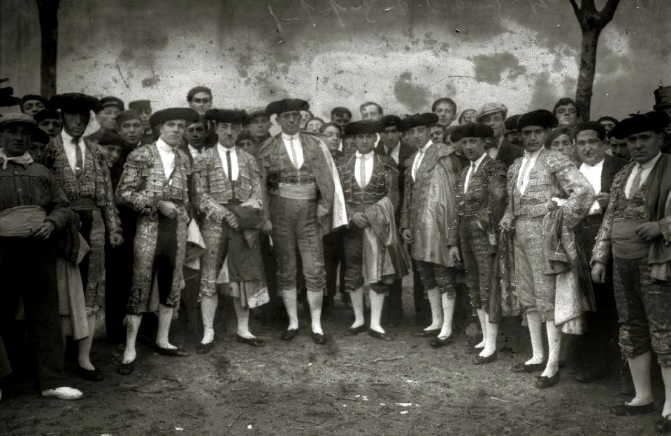 Tarde de toros en la plaza de 'El Txofre' (30 de 58) - Fondo Car-Kutxa Fototeka