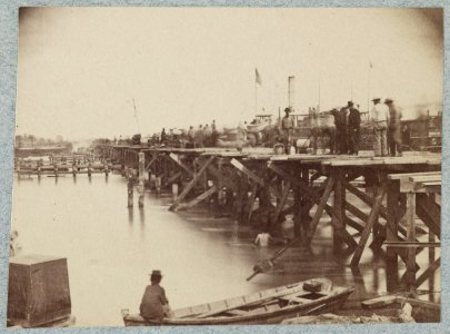 Temporary bridge across Pamunkey River, Va., near White House Landing LCCN2012649506