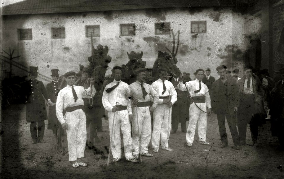 Tarde de toros en la plaza de 'El Txofre' (33 de 58) - Fondo Car-Kutxa Fototeka