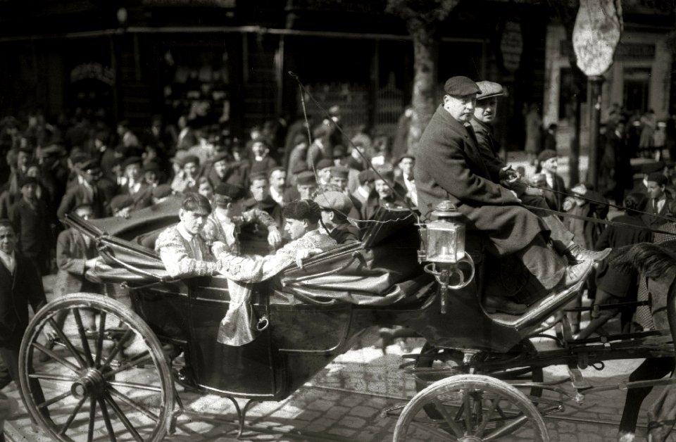 Tarde de toros en la plaza de 'El Txofre' (31 de 58) - Fondo Car-Kutxa Fototeka