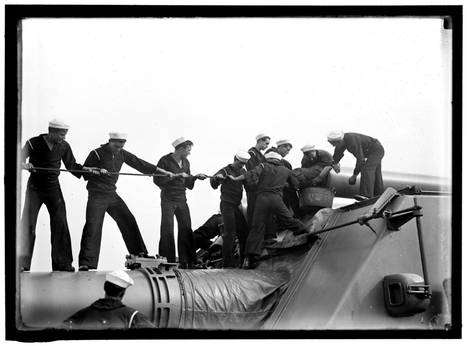 TARGET PRACTICE. CLEANING 12' GUN LCCN2016864996