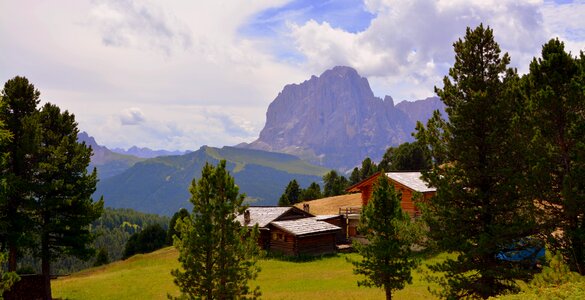 Rock italy refuge photo